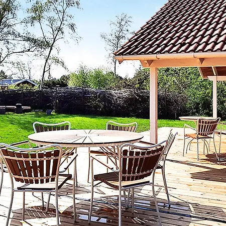 בית נופש 6 Person In