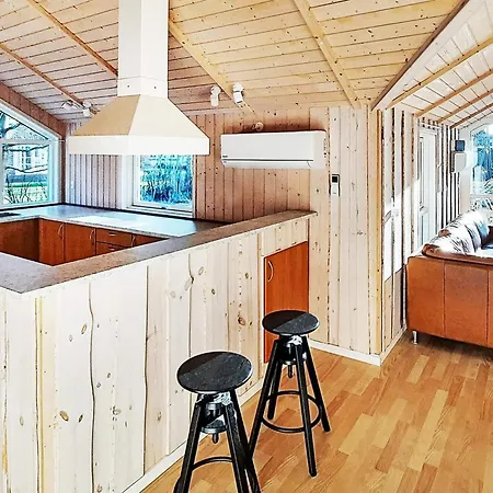 6 Person In Dannemare